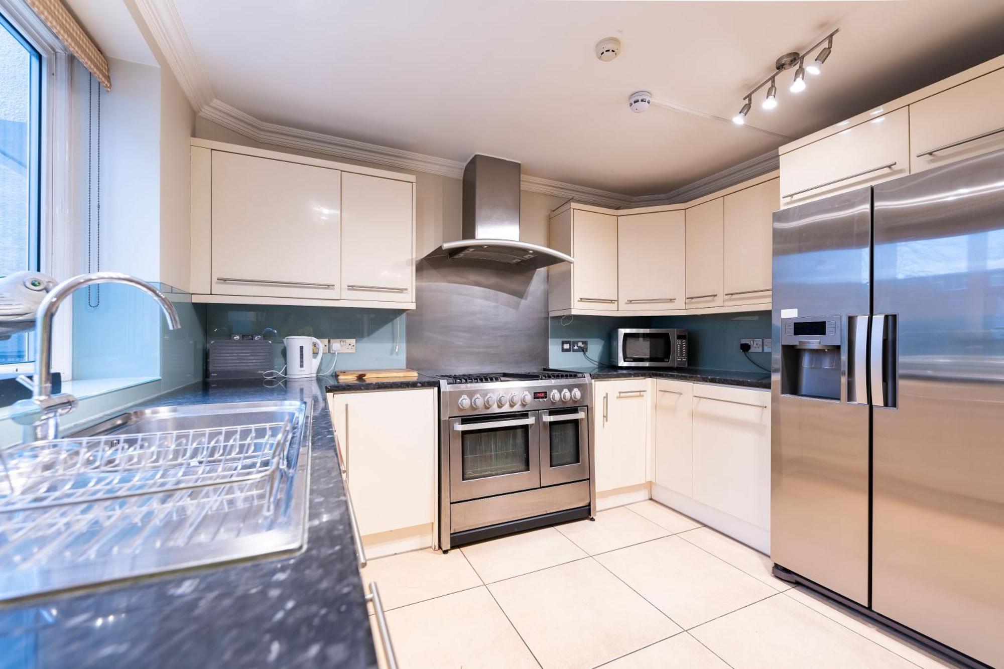 Luxury 6 Bedroom House In Southwick Street London Eksteriør bilde