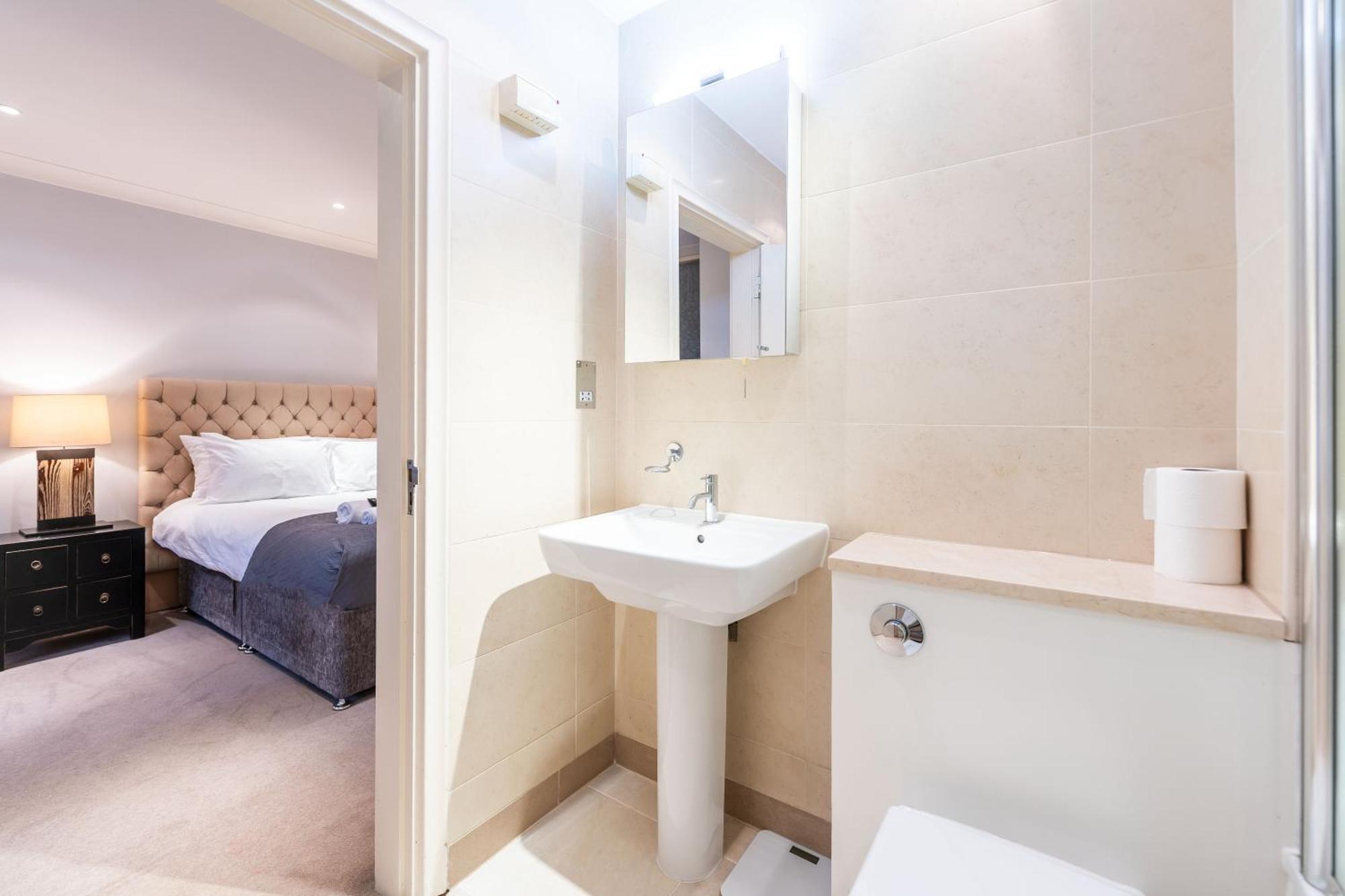 Luxury 6 Bedroom House In Southwick Street London Eksteriør bilde